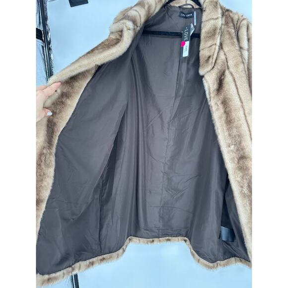 Love Token Faux Fur Striped Coat NWT - Picture 7 of 7